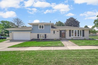 2542 Laurel Ct, Dyer, IN 46311