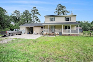 51 Lakeside Dr, Fair Bluff, SC 28439