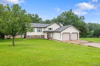 26198 Woodridge Dr, Warrenton, MO 63383