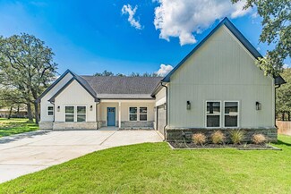 402 Koppes Ct, Runaway Bay, TX 76426
