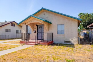 2522 S 11th St, Fresno, CA 93725