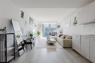 55 SW 9th St Unit 3005, Miami, FL 33130