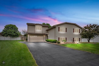 711 Lake Ct, New Lenox, IL 60451