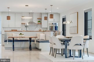 729 N Barton St, Arlington, VA 22201