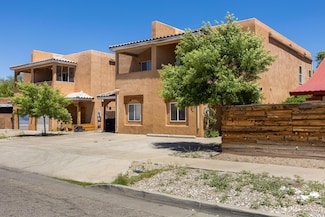 718 11th St NW, Albuquerque, NM 87102