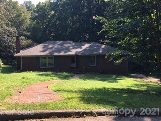 204 Woodside Dr, Wadesboro, NC 28170