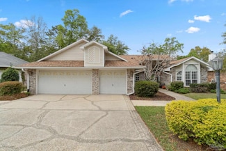 6331 Summer Lakes Ln, Pensacola, FL 32504
