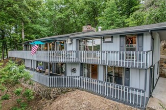 616 Navajo Rd, Lake Ozark, MO 65049