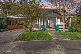 212 S Jefferson St, Abbeville, LA 70510