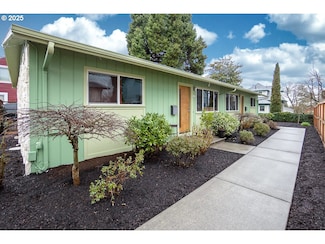 1403-1405 NE Holman St, Portland, OR 97211