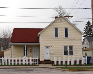 808 W 11th St, Michigan City, IN 46360
