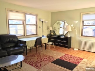 418 Main St Unit D6, Fort Lee, NJ 07024