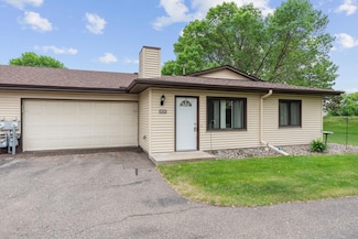 8510 S Maplebrook Cir, Brooklyn Park, MN 55445