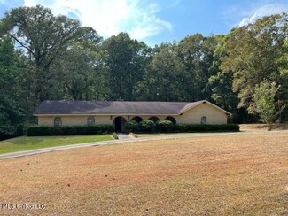 141 Dogwood Ln S, Florence, MS 39073