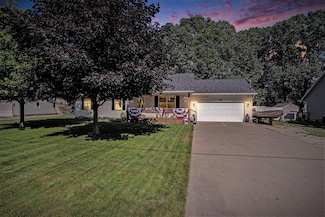 708 Horton Rd, Muskegon, MI 49445