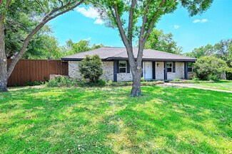 1810 Crest View Dr, Carrollton, TX 75006