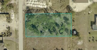 1004 Pine Ave, Lehigh Acres, FL 33972