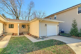 706 S Vine St Unit B, Urbana, IL 61801