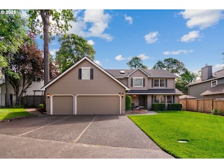 14230 Amberwood Cir, Lake Oswego, OR 97035