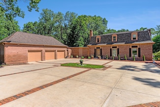 1818 Greenbriar Dr, Portage, MI 49024