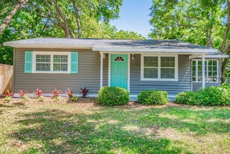 1669 San Mateo Dr, Dunedin, FL 34698