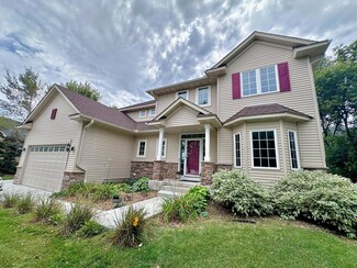 1168 Hawthorne Cir, Shakopee, MN 55379