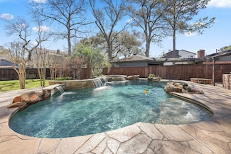 18531 Point Lookout Dr, Houston, TX 77058