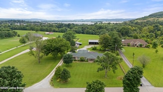 364 Fairview Ln, Shepherdsville, KY 40165