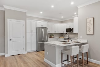 10100 S Willow St Unit 111, Manchester, NH 03103