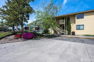 310 S 11th St Unit 212, Mount Vernon, WA 98274