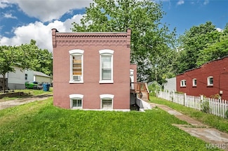 211 Weiss Ave, Saint Louis, MO 63125
