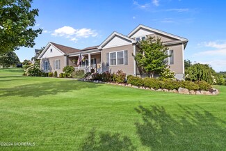 2 Trent Ct, Stafford Township, NJ 08050