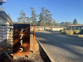 1715 S Franklin St, Seaside, OR 97138