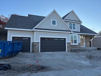 1344 Mohican Trail, Waukesha, WI 53189