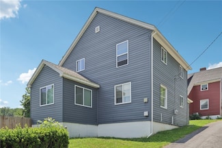 130 Pershing Blvd, NeMacOlin, PA 15351