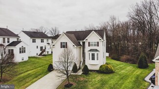 4 Buckingham Ct, Delran, NJ 08075