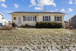 5219 Pine Grove Dr NE, Cedar Rapids, IA 52402