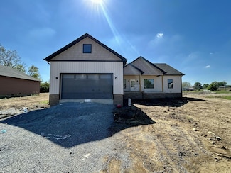 105 Stonegate Dr, Danville, KY 40422