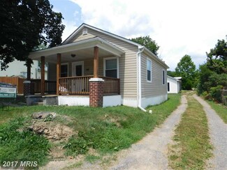 142 Moser Ave, Paw Paw, WV 25434