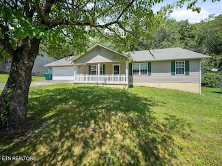 202 Southgate Dr, Crossville, TN 38555