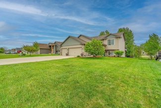 345 Horizon Dr, Le Center, MN 56057