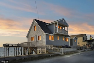 27 S Beach Ave, Cape May Court House, NJ 08210