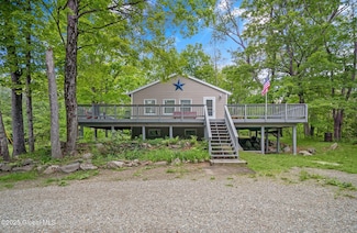633 Moore Hill Rd, Stephentown, NY 12168