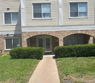 942 Guelbreth Ln Unit 208, Saint Louis, MO 63141