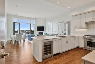 10 Shipyard Dr Unit 510, Hingham, MA 02043