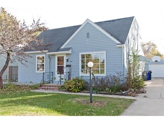 630 26th St SE, Cedar Rapids, IA 52403