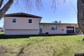 4236 Pacific Ave, Fremont, NE 68025