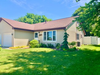 1222 Briarcrest Dr, Ottawa, IL 61350