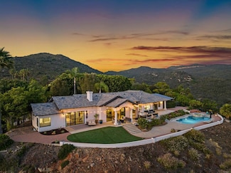 1966 Las Lomas, Vista, CA 92084