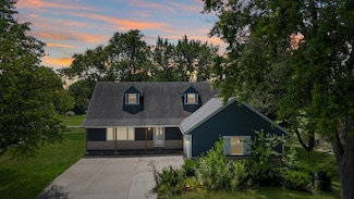 4213 Glen Oaks Dr, Crown Point, IN 46307